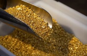 طلای جهانی به کانال ۴۰۰۰ دلار عقب نشینی کرد