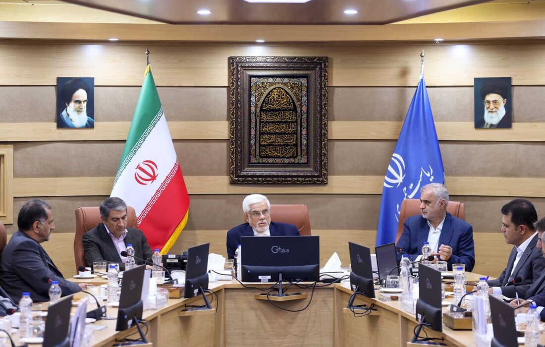 باید از تجارب علمی و فناوری سایر کشورها استفاده کرد