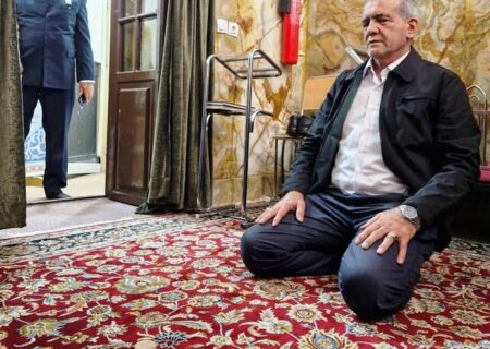 تشرف رئیس جمهور به حرم مطهر رضوی(ع)