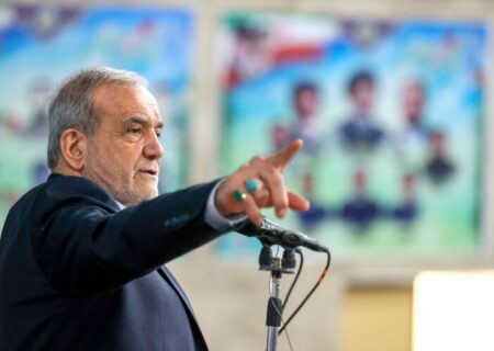 رئیس‌جمهور: راهبرد دولت، استقرار وفاق ملی و تحکیم وحدت اسلامی است