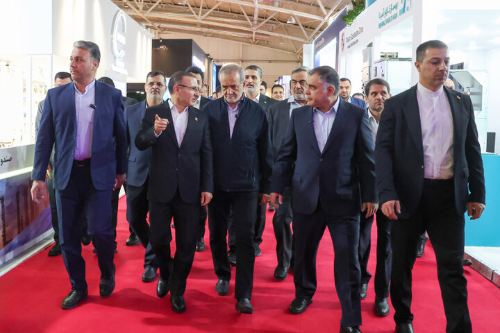 پزشکیان: کتاب‌ها باید بر اساس مسائل و نیاز روز جامعه نوشته شوند