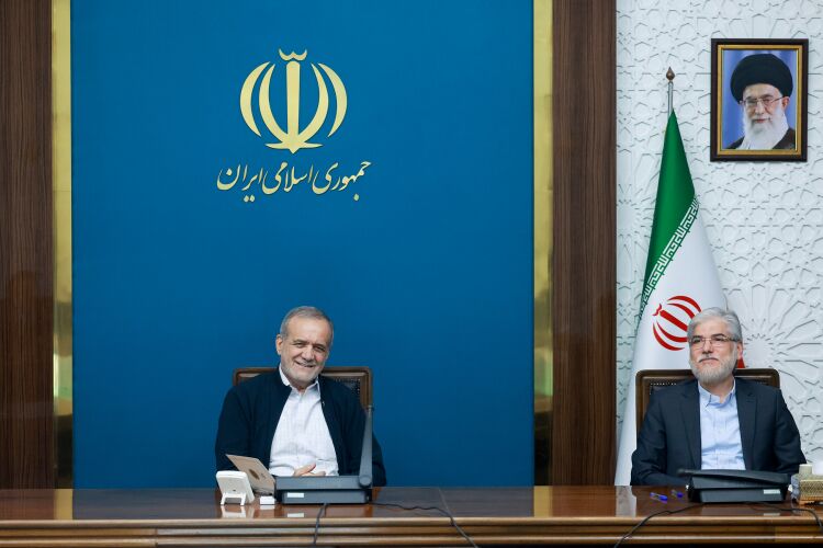 ماده واحده الزام پشتیبانی از فعالیت­‌های تحقیقاتی هیأت علمی دانشگاه‌­ها ابلاغ شد