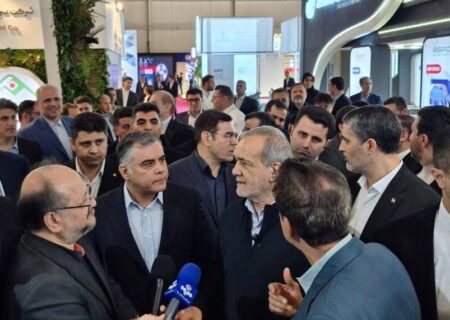 بازدید پزشکیان از بیست‌ونهمین نمایشگاه نفت