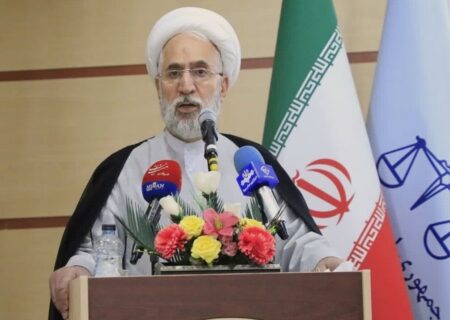 لزوم نظارت ویژه بر توزیع مایحتاج عمومی/نقش مردم در ناکامی دشمن