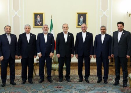 پزشکیان: گسترش همکاری‌ها با کشورهای مختلف، ایران را در برابر تکانه‌ها مقاوم می‌کند