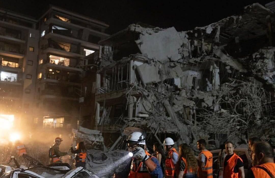 بزرگترین انفجار در تاریخ رژیم اشغالگر؛ انبار تسلیحات تل آویو با حمله ایران پودر شد