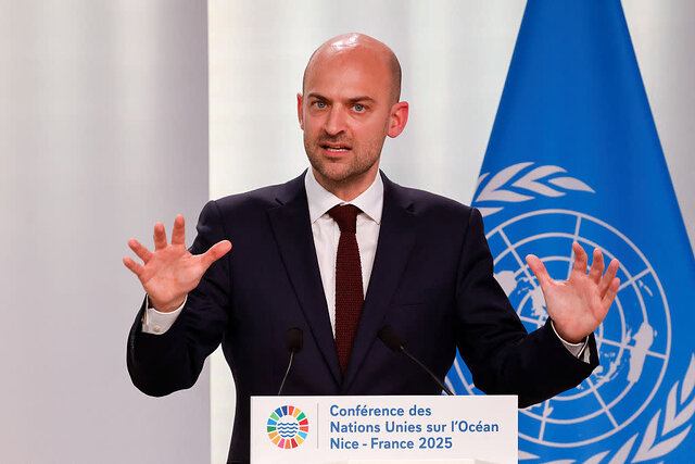 پاریس: ادامه یافتن فعالیت آژانس در ایران حیاتی است