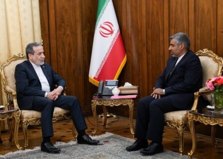 دیدار سفیر جدید ایران در مونته‌ویدئو با عراقچی