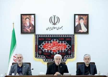 عارف: برنامه اقتصاد جنگ همزمان با پیشبرد برنامه هفتم توسعه در دولت اجرایی و پیگیری شد