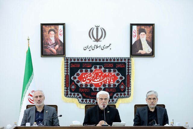 عارف: برنامه اقتصاد جنگ همزمان با پیشبرد برنامه هفتم توسعه در دولت اجرایی و پیگیری شد