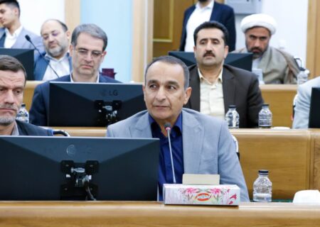 شیشه فروش: حجم سد زاینده‌رود به ۲۹ درصد رسید