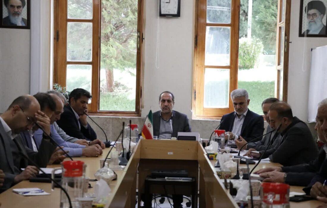 تأکید بر حل مسائل کارگری با رویکرد “تفاهمی سه‌جانبه” و پرهیز از اقدامات موقتی در استان