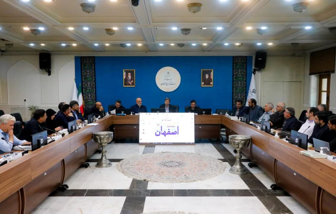 استاندار اصفهان: توسعه شرق استان با محوریت صنایع سبز و کشاورزی پایدار پیگیری می‌شود