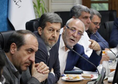 تعهد استاندار اصفهان به اجرای مصوبات استانداران و مدیران کل گذشته قابل تقدیر است