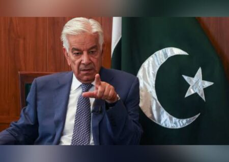 وزیر دفاع پاکستان در مورد بروز جنگ با افغانستان هشدار داد