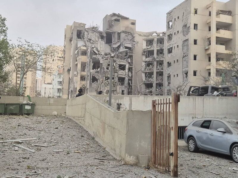 انفجارهای شدید ناشی از اصابت موشک‌های ایران، جنوب سرزمین های اشغالی را لرزاند