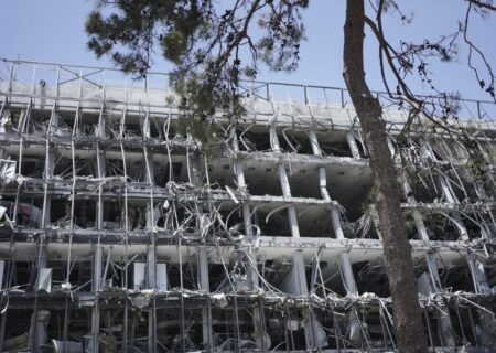 اذعان تلویزیون رژیم صهیونیستی به پنهان‌کاری درباره میزان خسارات حملات موشکی ایران