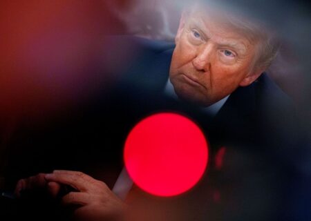 ترامپ مدیران مستعفی بی‌بی‌سی را فاسد خواند