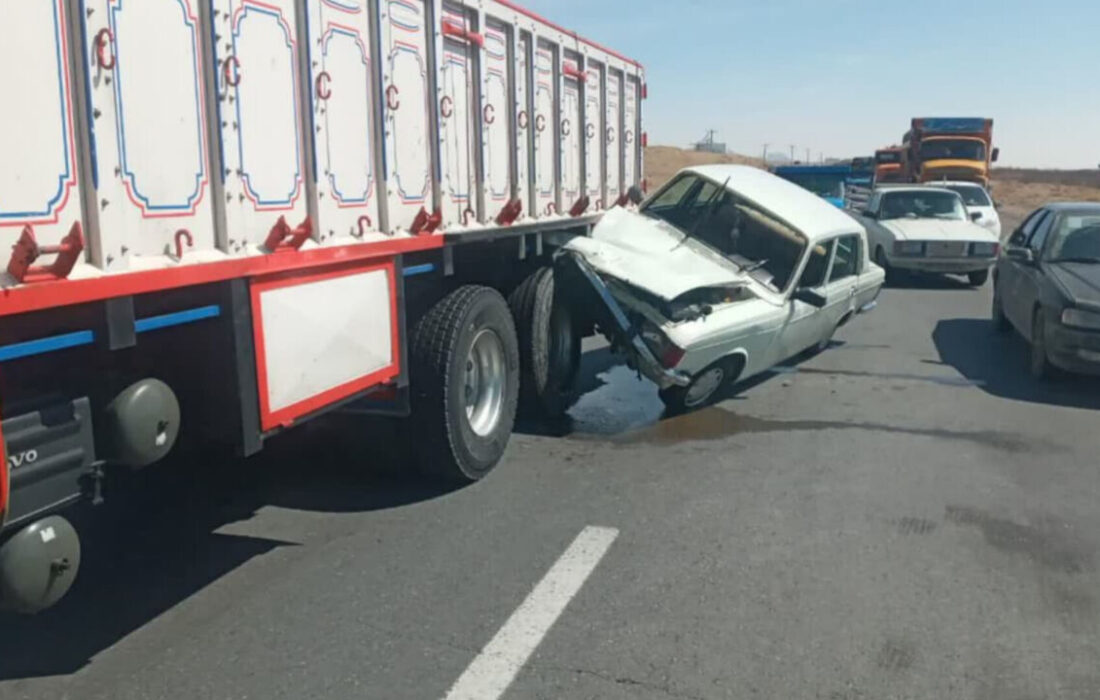 تصادف پیکان و تریلی در محور چادگان به داران ۴ کشته برجا گذاشت