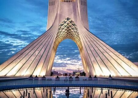 ایران با تکیه بر پشتوانه فرهنگی و اراده ملی از مسیر تمدنی خود باز نمی‌ماند