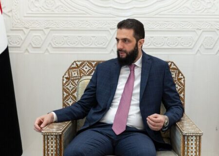 دیدار محرمانه جولانی با مشاور امنیت داخلی رژیم صهیونیستی در ابوظبی