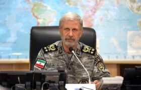 فرمانده کل ارتش: تا پای جان در دفاع از نظام اسلامی ایستادهایم