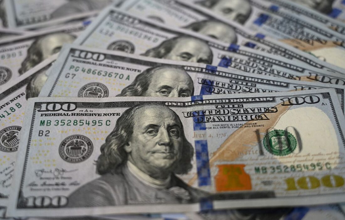 ارزش جهانی دلار در پی حمله موشکی سپاه سقوط کرد