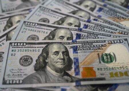 ارزش جهانی دلار در پی حمله موشکی سپاه سقوط کرد