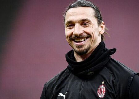 زلاتان: مسی کنار مجسمه‌ها بازی می‌کند