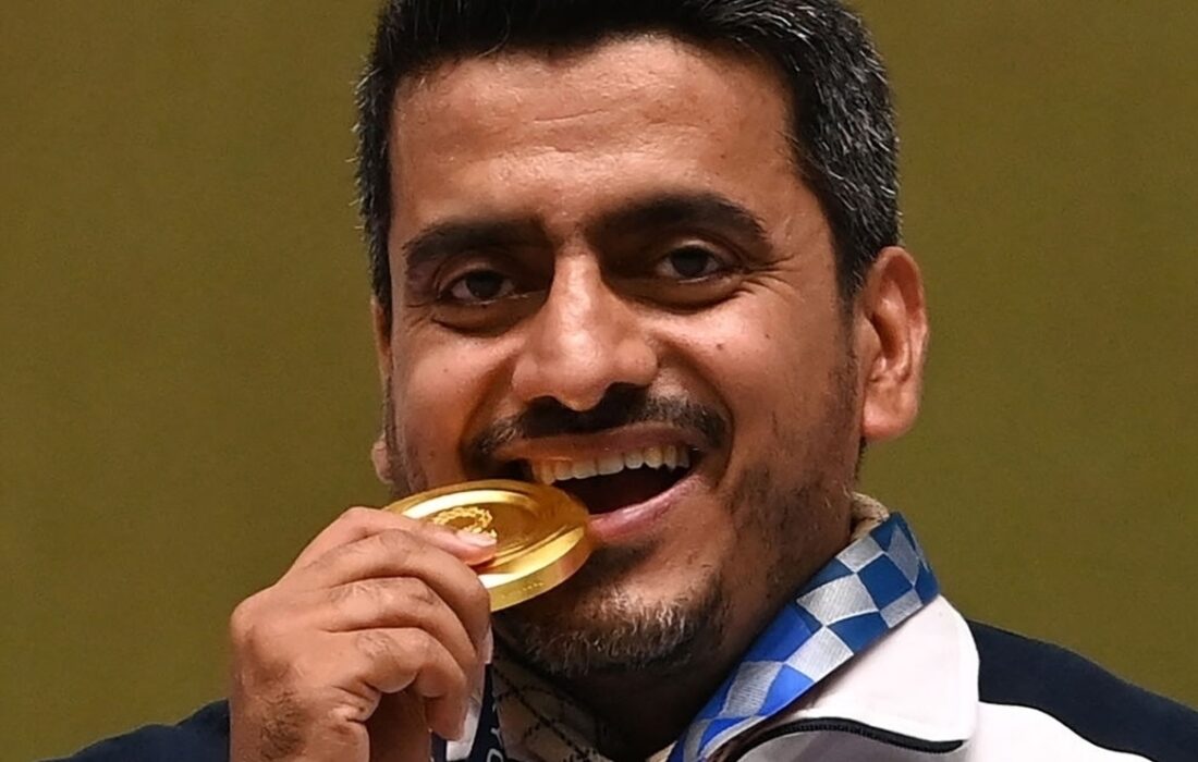 فروغی جهانی خود را به گوینده شجاع شبکه خبر اهدا کرد