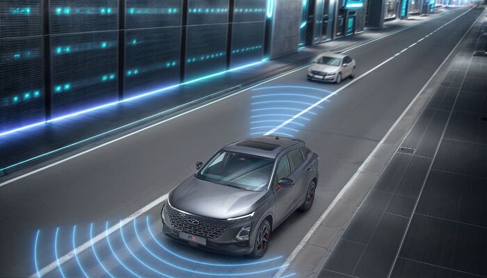 رانندگی نیمه خودران با فونیکس اف‌ ایکس: ایمنی، آرامش و فناوری‌های پیشرفته