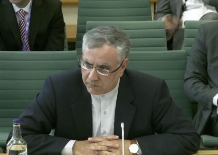 سفیر ایران خواستار واکنش لندن به تجاوز نظامی آمریکا شد