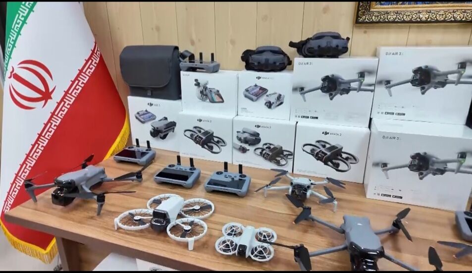 کشف ۴۰۲ ریزپرنده و ۲ هزار و ۲۲۴ دستگاه بیسیم حرفهای در هرمزگان