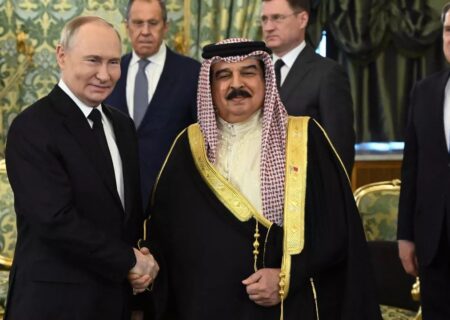 پوتین و پادشاه بحرین از احیای سریع ثبات در خاورمیانه حمایت کردند