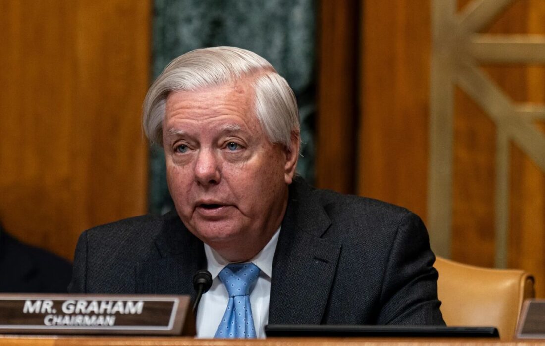 سناتور آمریکایی چین، هند و برزیل را به خاطر همکاری با روسیه تهدید کرد