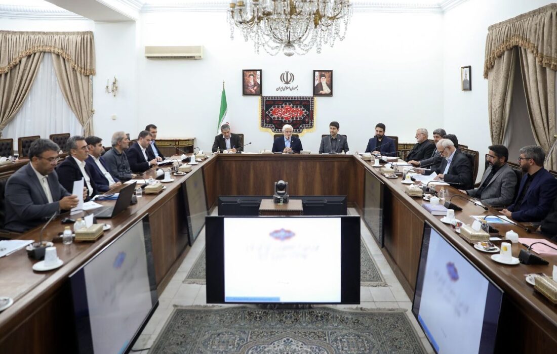 عارف: انسجام بوجود آمده را نباید با بی هنری از بین ببریم/ ضرورت تقویت سکوهای داخلی ارتباطی