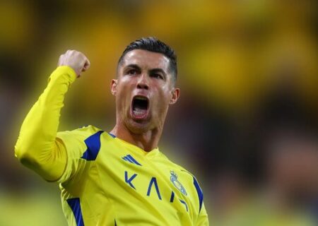 از رونالدو عذرخواهی کنید!