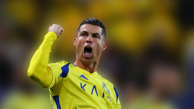 از رونالدو عذرخواهی کنید!