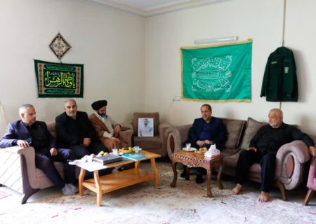 شهیدان؛ ستارگان درخشان تاریخ ایران هستند