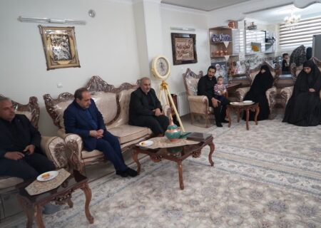 خون پاک شهدا،همچون چراغی فروزان، راه مبارزه با ظلم را روشن نگه خواهد داشت