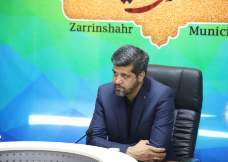 نهضت عاشورا ، فرهنگ ایستادگی، مقاومت و شهادت را به‌ جای تسلیم دربرابرظلم برای جهانیان ترسیم کرد