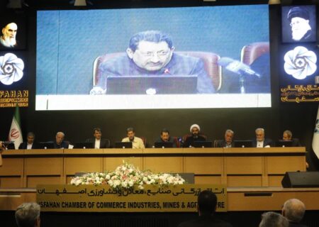 افزایش اختیارات استاندار اصفهان در زمینه شهرک‌های صنعتی/دولت درحال گذر از تصدی‌گری به سیاست‌گذاری است