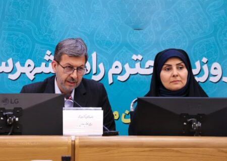 بررسی لزوم تسریع در فرآیندهای قطار سریع‌السیر اصفهان در دیدار استاندار با وزیر راه و شهرسازی