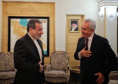 عراقچی عازم تاجیکستان شد