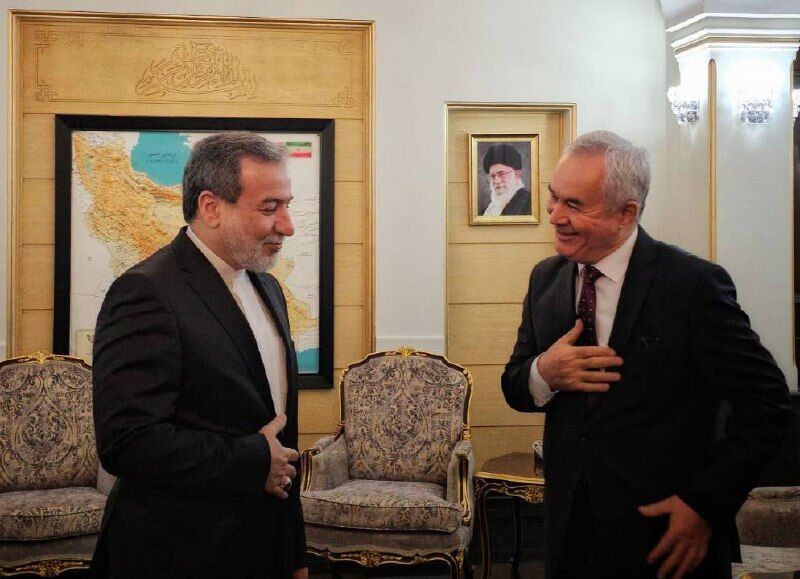 عراقچی عازم تاجیکستان شد