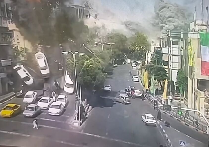 آخرالزمان، پشت چراغ قرمز میدان قدس