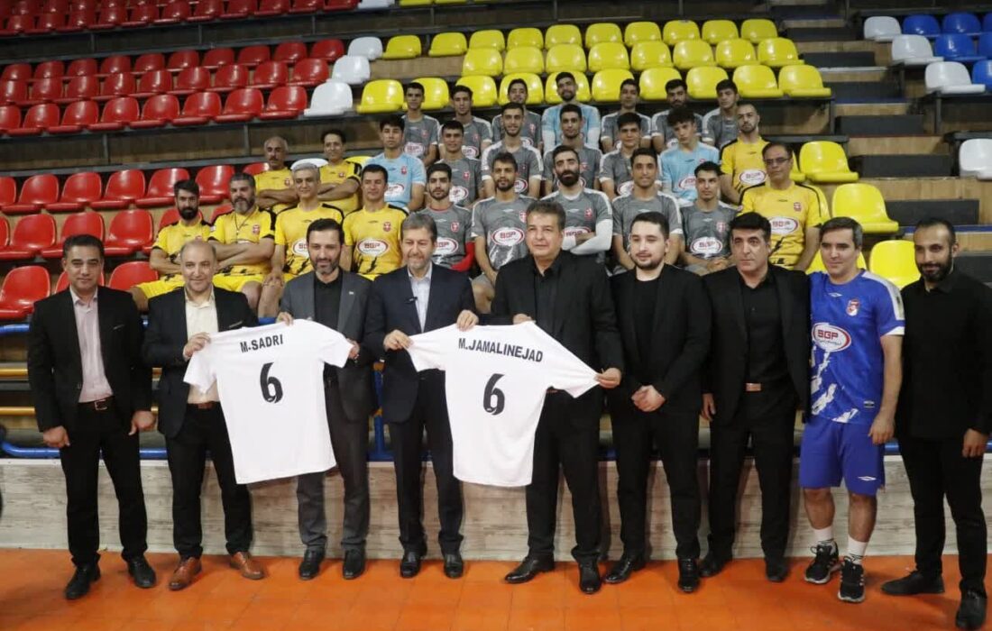 نسل جدید را به کسب جام قهرمانی و اخلاق تشویق کنیم