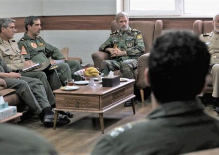 بازدید فرمانده کل ارتش از پایگاه‌ هوایی شهید لشگری