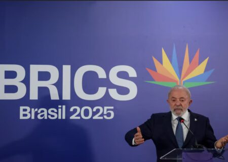 جهان به امپراتور نیاز ندارد