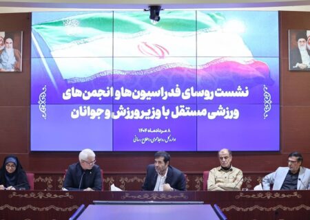 وزیر ورزش: چسبیده‌های بی‌اثر در ورزش باید بروند